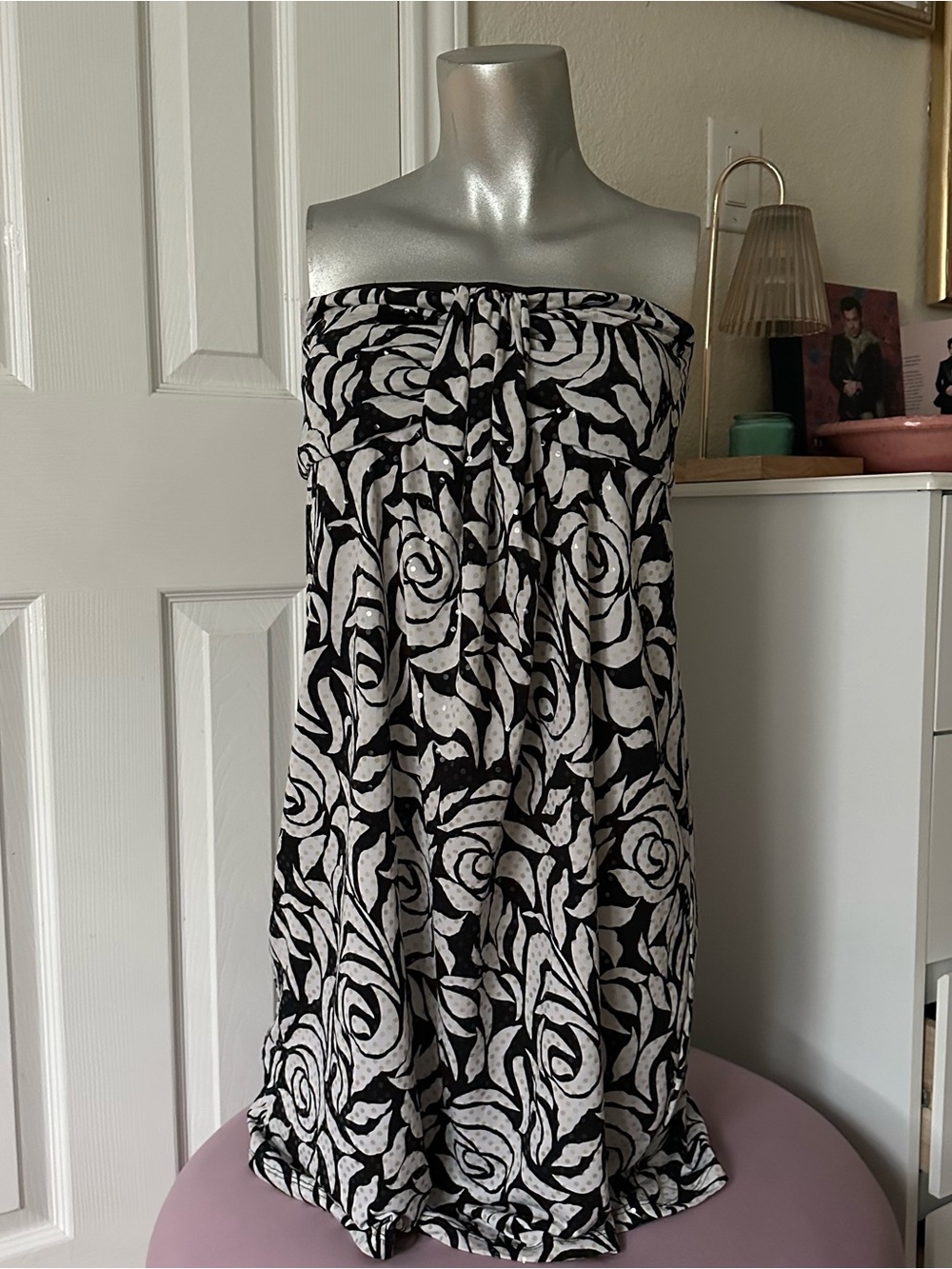 Vintage MSK Black & White Sequin Floral Rose Pattern Strapless Mini Dress